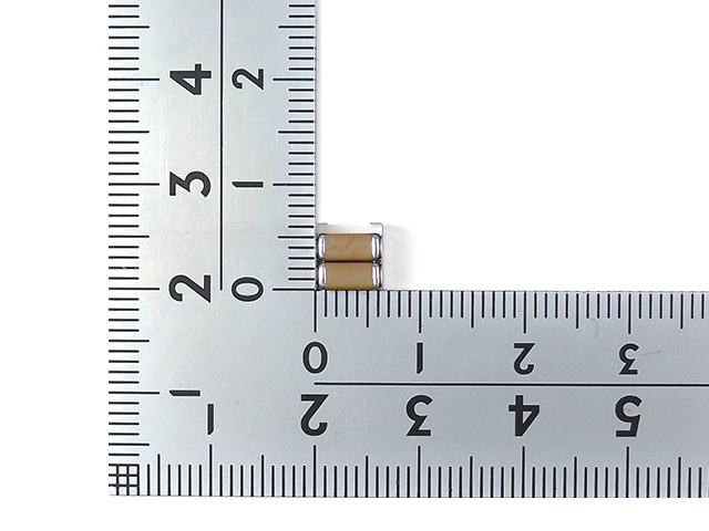 チップ積層セラミックコンデンサー 100μF25V X7S 6153: 受動部品