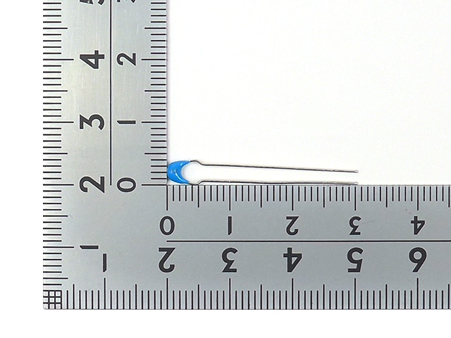 積層セラミックコンデンサー 5pF50V C0G 2.54mm: 受動部品 秋月電子