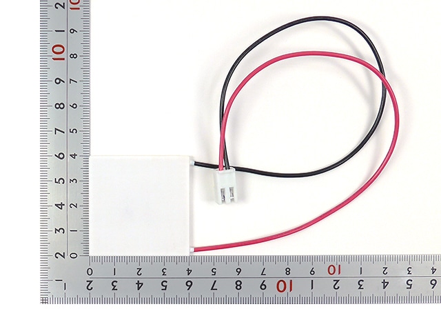 美品！14000→8000円！ ペルチェ素子 6A 40x40mm FPH1-12707M: ケース・ネジ・固定具 秋月電子