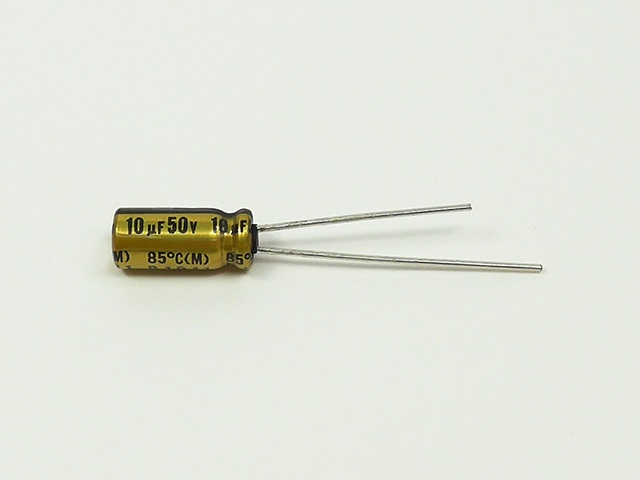オーディオ用電解コンデンサー10μF50V85℃ ニチコンFG: 受動部品 秋月