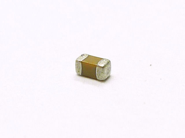 チップ積層セラミックコンデンサー 0.39μF16V B 1608: 受動部品