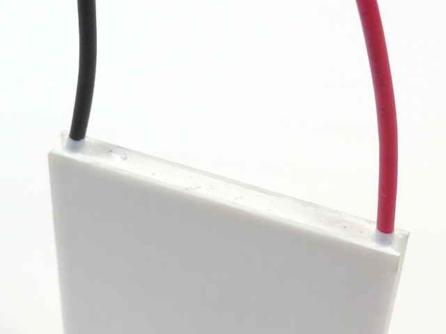 画像用 ペルチェ素子 6A 40x40mm FPH1-12707M: ケース・ネジ・固定具 秋月電子