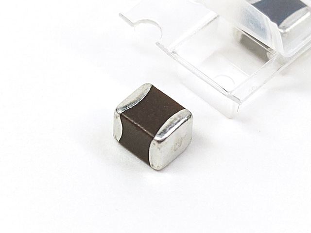 チップ積層セラミックコンデンサー 0.01μF1250V C0G 3225: 受動部品