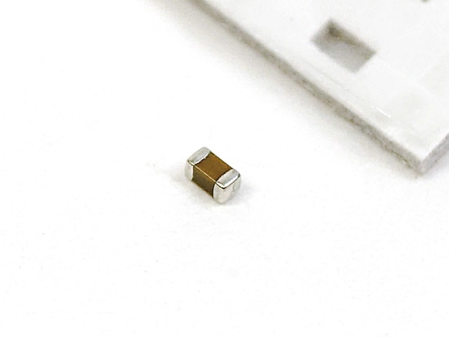 チップ積層セラミックコンデンサー 0.1μF100V X5R 1005: 受動部品 秋月